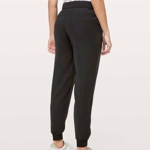 lululemon On The Fly Jogger